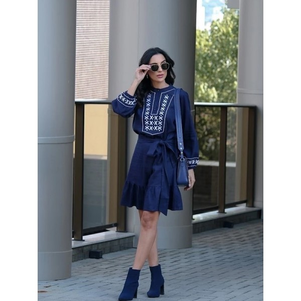 Vestido Azul com Bordado Étnico